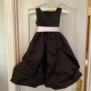 Formal Girls Black Dress Size 4 AMJ Dresses Inc. Excellent Condition